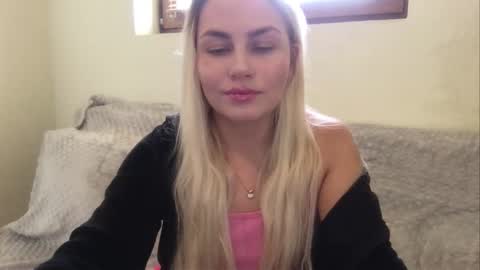 Snapshot of luna_blazer chatting on 11-22-25, 11:42 luna_blazer online show from 11-22-25, 11:42