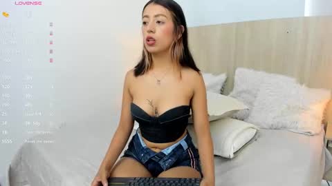 Snapshot of luna_davies chatting on 11-06-25, 07:59 Luna online show from 11-06-25, 07:59