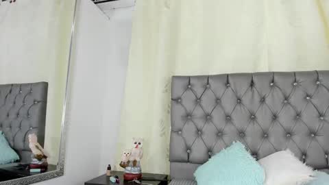 Luna Eva online show from 01-30-25, 05:39