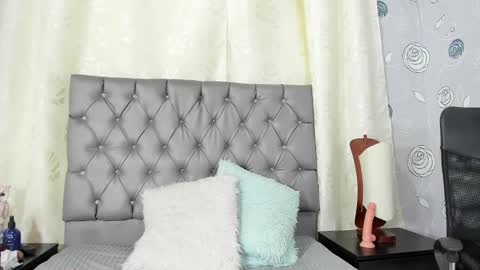 Luna Eva online show from 03-06-25, 06:05