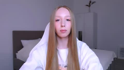 Luna online show from 12-16-25, 11:21