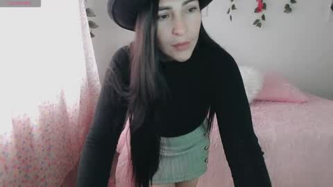 Snapshot of luna_lgomez chatting on 11-11-25, 12:49 luna online show from 11-11-25, 12:49