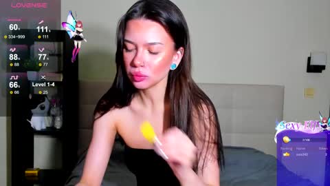 Hi everyone my name is Tina   online show from 03-24-26, 12:15