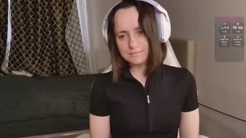 Snapshot of luna_loveeee chatting on 10-20-25, 04:13 luna_loveeee online show from 10-20-25, 04:13