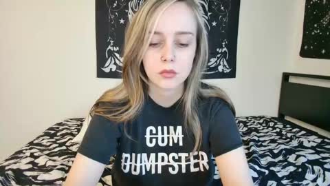 Luna online show from 02-23-25, 08:55