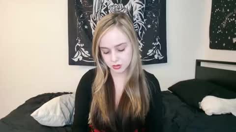 Luna online show from 09-21-25, 09:16