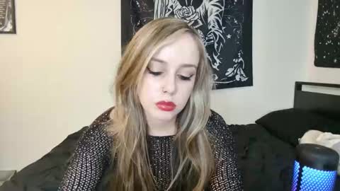 Luna online show from 09-23-25, 12:46