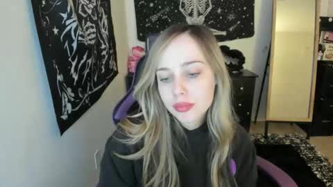 Luna online show from 12-05-25, 06:33