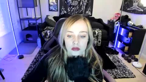 Luna online show from 05-27-26, 01:57