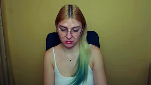 Luna online show from 01-14-25, 11:31