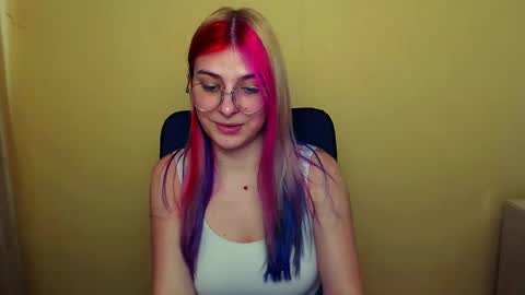 Luna online show from 02-21-25, 12:17