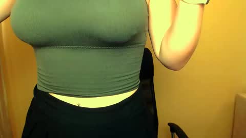 Luna online show from 02-28-25, 11:03