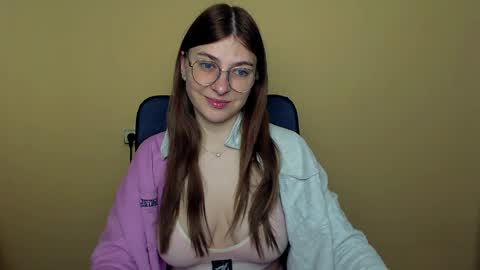 Snapshot of luna_lush_ chatting on 04-27-26, 11:30 Luna online show from 04-27-26, 11:30