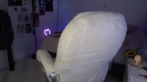 Snapshot of luna_mails chatting on 05-23-26, 09:52 Luna online show from 05-23-26, 09:52