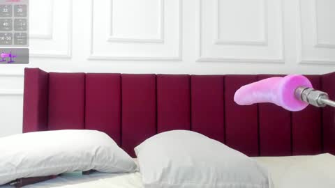 Snapshot of luna_monroe_ chatting on 01-03-25, 10:41 online show from 01-03-25, 10:41