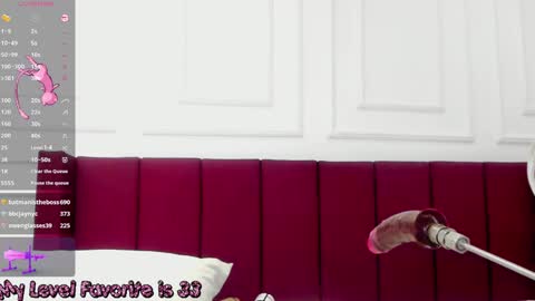 Snapshot of luna_monroe_ chatting on 01-22-25, 01:32 online show from 01-22-25, 01:32