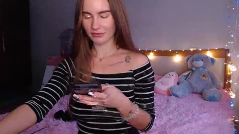 Snapshot of luna_moon77 chatting on 12-06-24, 12:49 Luna online show from 12-06-24, 12:49