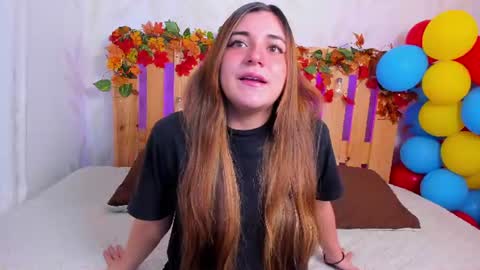 Snapshot of luna_ortiz1 chatting on 07-17-26, 01:29 Luna Ortiz online show from 07-17-26, 01:29