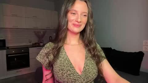 Snapshot of luna_raee chatting on 11-11-25, 01:11 luna_raee online show from 11-11-25, 01:11