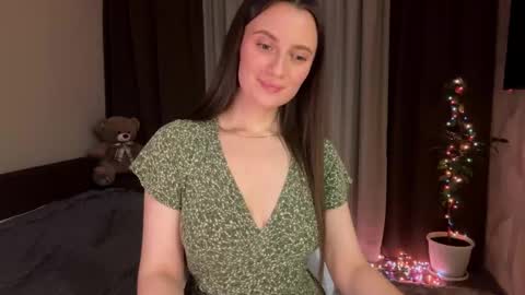 Snapshot of luna_raee chatting on 12-18-25, 08:37 luna_raee online show from 12-18-25, 08:37