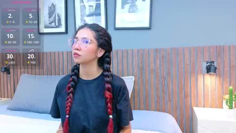 LUNA  online show from 09-15-25, 01:33