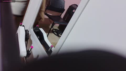 Snapshot of luna_rousse26 chatting on 05-26-26, 01:29 luna_rousse26 online show from 05-26-26, 01:29