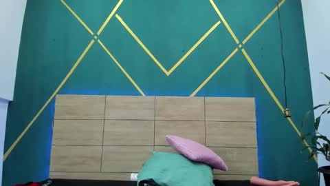 Luna online show from 02-05-25, 01:47