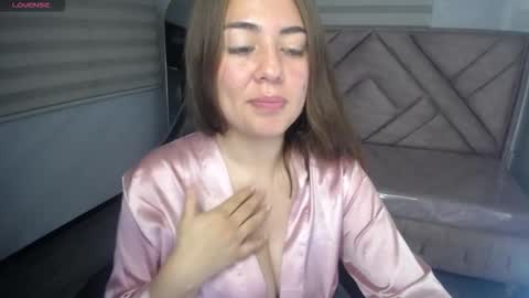 Snapshot of luna_star_v chatting on 10-04-25, 03:15 Live 1000pm 600am COLOMBIAN HOUR online show from 10-04-25, 03:15