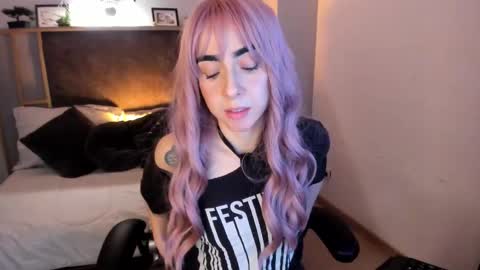 Snapshot of luna_tagliaferri chatting on 12-19-25, 03:52 Luna online show from 12-19-25, 03:52