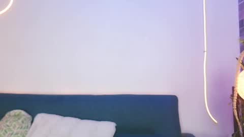 Snapshot of luna_valen chatting on 04-24-26, 04:26 luna_valen online show from 04-24-26, 04:26