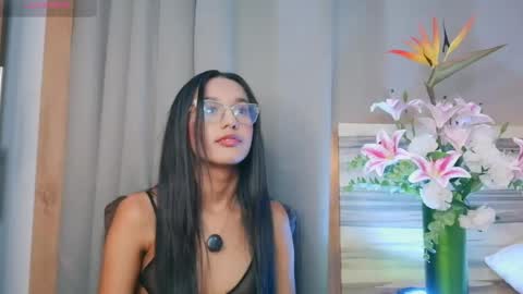 Snapshot of luna_valen chatting on 05-10-26, 04:39 luna_valen online show from 05-10-26, 04:39