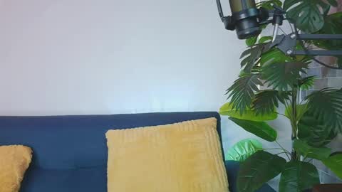 Snapshot of luna_valen chatting on 05-28-26, 04:21 luna_valen online show from 05-28-26, 04:21