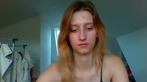 L U N A  online show from 12-04-24, 11:08