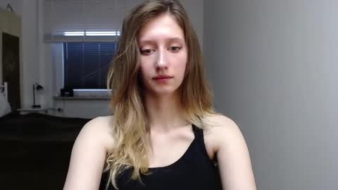 L U N A  online show from 09-22-25, 05:31