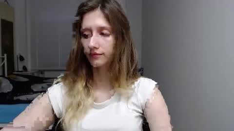 L U N A  online show from 10-09-25, 05:49