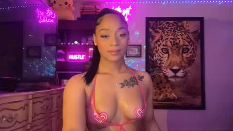 lunaa_11 online show from 06-10-26, 06:23
