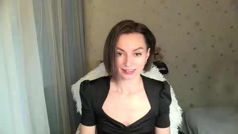 lunaa_bluee online show from 12-21-25, 09:55