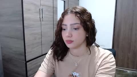 lunaa_sub online show from 12-15-25, 07:18