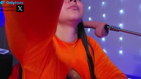 Luna Hatzel online show from 01-30-25, 03:08