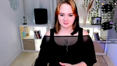 Snapshot of lunaali chatting on 10-16-25, 02:40 Li online show from 10-16-25, 02:40