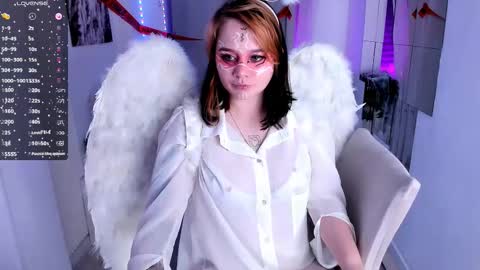 Snapshot of lunaali chatting on 10-27-25, 02:43 Li online show from 10-27-25, 02:43