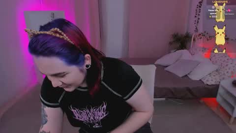 Snapshot of lunaali chatting on 11-22-25, 03:22 Li online show from 11-22-25, 03:22