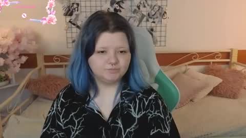 Snapshot of lunaar_ chatting on 04-27-26, 06:00 Luna online show from 04-27-26, 06:00