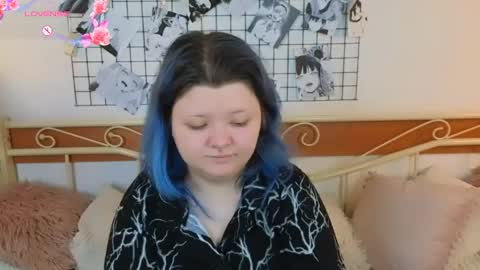 Snapshot of lunaar_ chatting on 04-28-26, 05:45 Luna online show from 04-28-26, 05:45