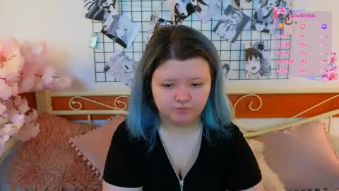 Snapshot of lunaar_ chatting on 05-20-26, 05:46 Luna online show from 05-20-26, 05:46