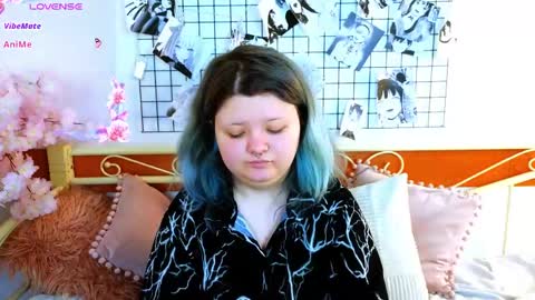 Snapshot of lunaar_ chatting on 05-29-26, 06:22 Luna online show from 05-29-26, 06:22