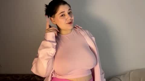 Snapshot of lunablakes chatting on 03-02-26, 08:32 Luna online show from 03-02-26, 08:32