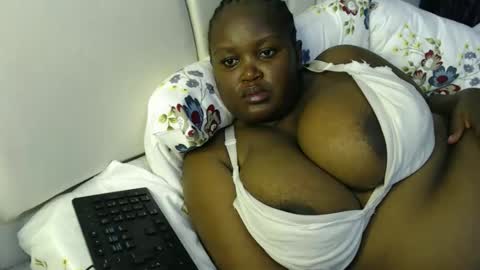 lunabloom01 online show from 02-01-26, 11:09