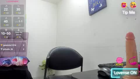 Snapshot of lunabrillante1972 chatting on 06-16-26, 01:30 lunabrillante1972 online show from 06-16-26, 01:30