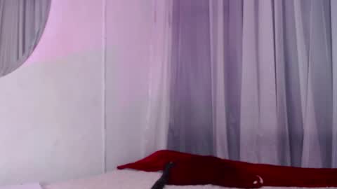 Snapshot of lunaembercs chatting on 09-30-25, 02:38 Luna online show from 09-30-25, 02:38